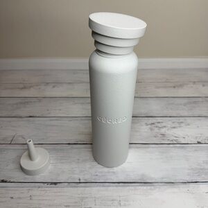 CECED White mixing vessel and applicator